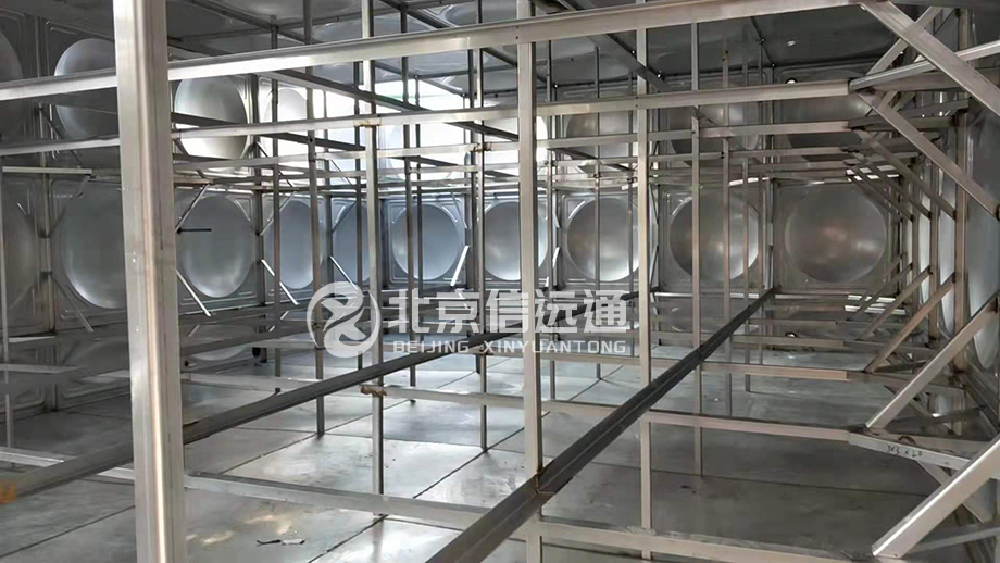 不锈钢水箱安装a3c875e35451c432e91.jpg